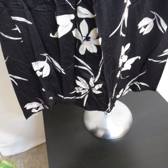 Ricki's: Black with Tan/light pink Flowers Blouse - Picture 3 of 5